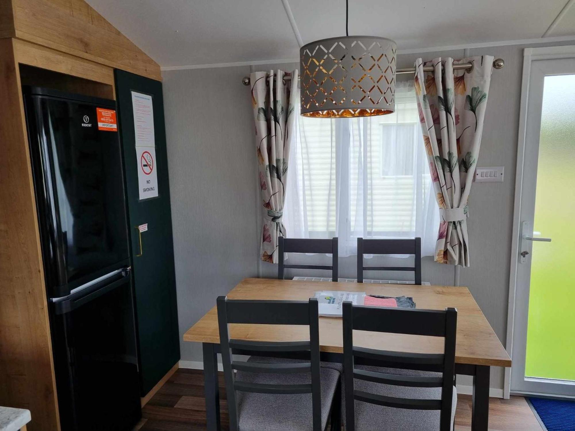 Red Lion Holiday Park อาร์บรอท ภายนอก รูปภาพ